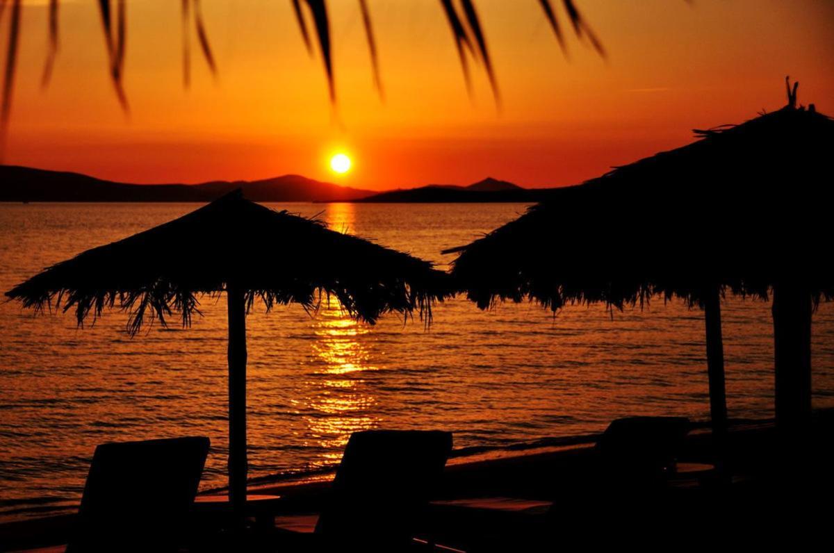 Sunday Luxury Suites Ajía Ána Kültér fotó