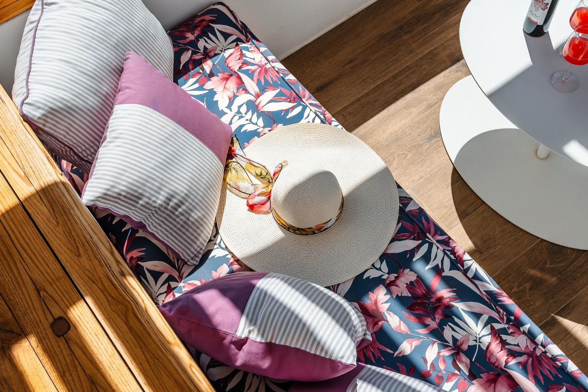 Sunday Luxury Suites Ajía Ána Kültér fotó