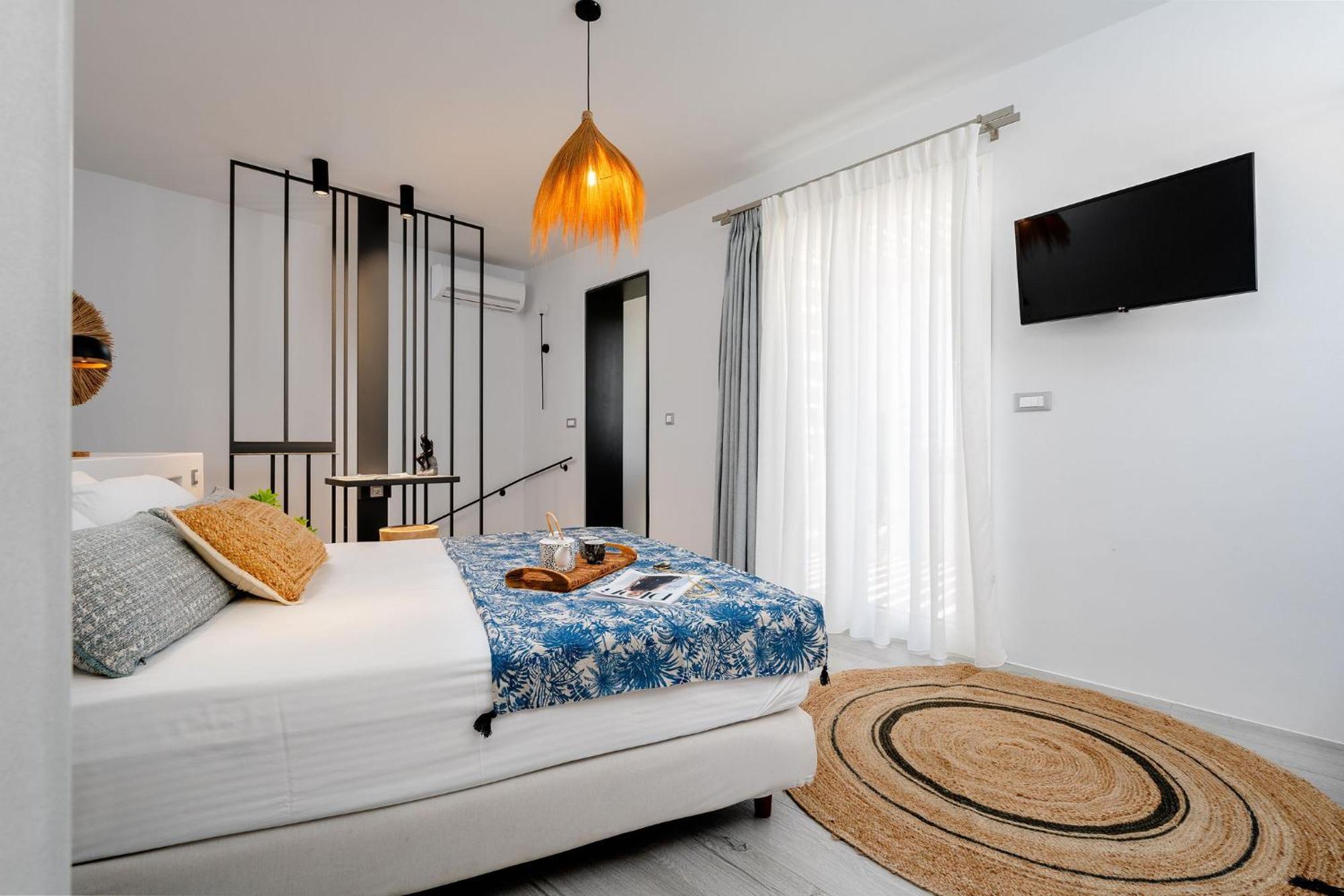 Sunday Luxury Suites Ajía Ána Kültér fotó